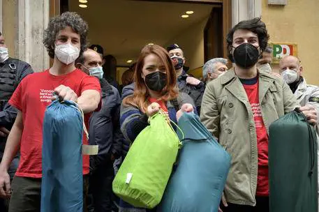 Il primario affonda le sardine: "Il loro sit-in? Molto sbagliato"