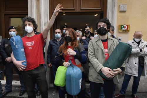 Le Sardine a Roma nonostante i divieti anti Covid