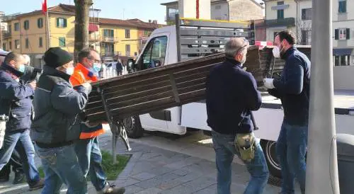 La guerra delle panchine. Quelle assurde misure anti Covid