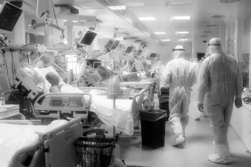 La curva dei contagi rallenta e ora si spera nell'arancione