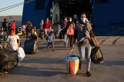 'Devono conoscere la lingua...' La nuova legge per i migranti