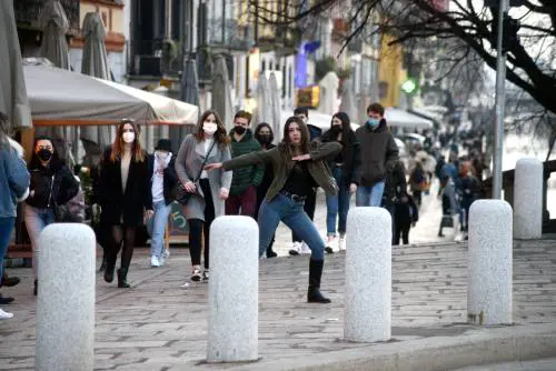 "Qui malati di 18 e 30 anni..." L'identikit dei nuovi contagiati