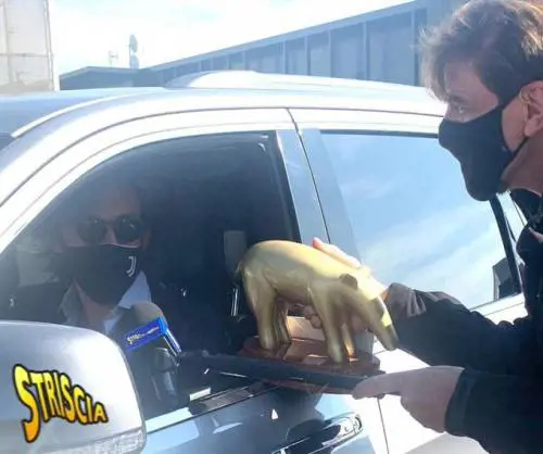 Tapiro d'Oro a Pirlo. La frase sul suo futuro: "Colomba? Speriamo..."