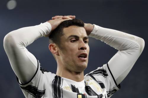 Gli insulti choc dello speaker: "Ladri italiani, maiale Ronaldo..."