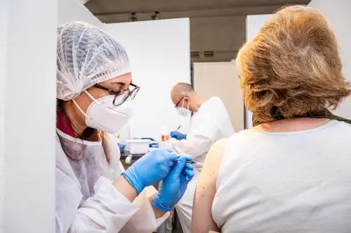 Monodose, difende dai sintomi gravi al 100%. Johnson&Johnson: 7,3 milioni di dosi ad aprile