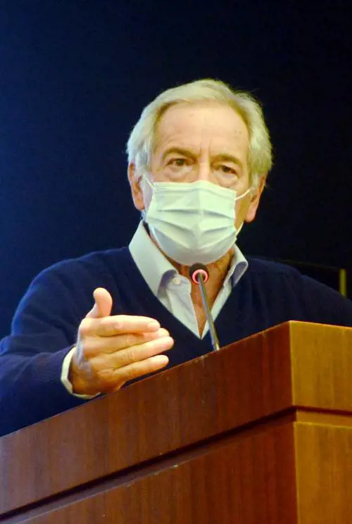 Bertolaso: "Una vergogna gli ottantenni in attesa"