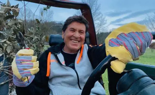 Le prime parole di Gianni Morandi dopo l'incidente: "Più dura del previsto"