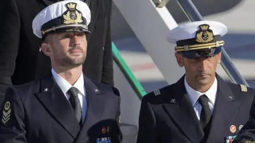 Con nove anni di ritardo la sinistra "scagiona" i marò