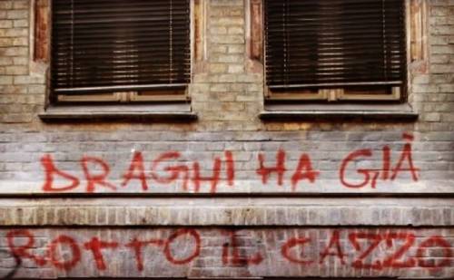 "Draghi ha già rotto il c...". Bufera sulla foto di Montanari