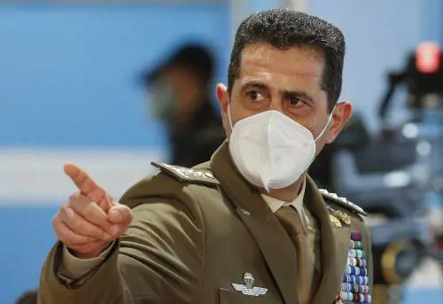 Figliuolo e Curcio si vaccinano. E mettono in campo la Protezione civile