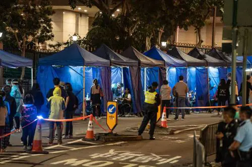 Vaccini ed effetti collaterali: a Hong Kong scoppia il caso