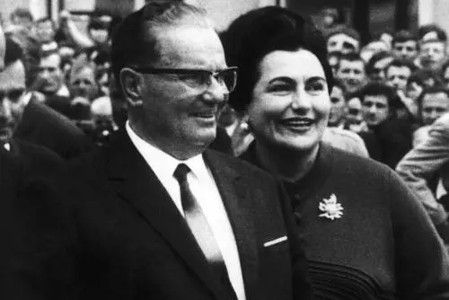 Pure la sinistra se ne accorge "Togliere le medaglie a Tito"