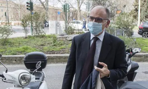 Ora Letta vuol fare Renzi: due donne come capigruppo in Camera e Senato per rottamare le correnti
