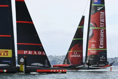 Barcellona tiene a battesimo l'America's Cup. Parte la sfida di Luna Rossa a New Zealand