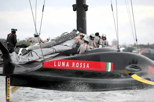 Lo sfogo da Luna Rossa: "Il patto a due è una pagliacciata"
