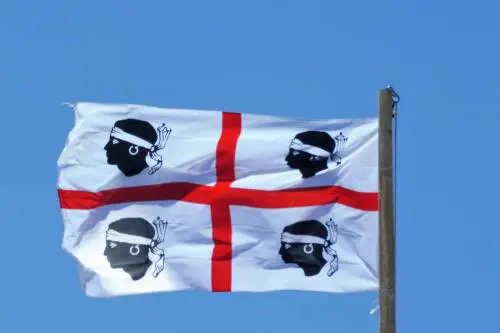 Paradosso Sardegna, l'isola ha paura dei turisti. In migliaia firmano la petizione contro gli arrivi