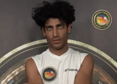 Chi è davvero Akash Kumar? Giallo sull'identità del concorrente dell'Isola 