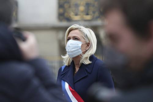 Marine Le Pen ora vede l'Eliseo. Così Parigi "spaventa" il Papa