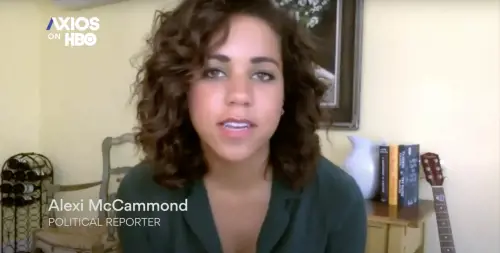 Teen Vogue, la direttrice vittima del politically correct si dimette