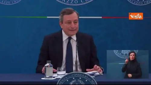 "Quegli interessi tedeschi". La risposta di Draghi sullo stop ad AstraZeneca