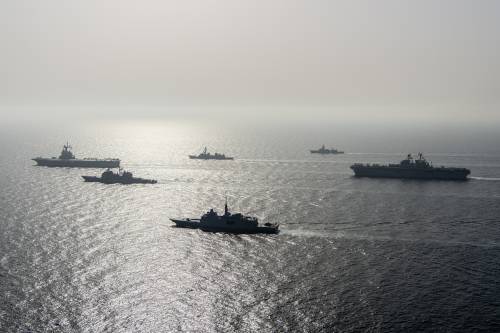 Ora la guerra si sposta in mare. ​E il Regno Unito si difende così