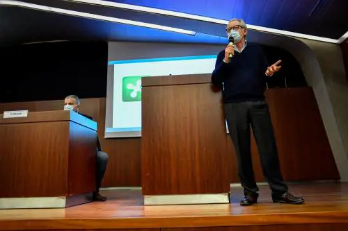 Bertolaso ci (ri)mette la faccia: "La Lombardia la più veloce d'Europa"