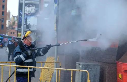 Regno Unito, scontri e feriti a Bristol durante una manifestazione