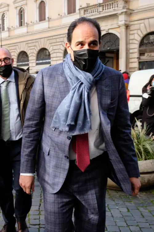 Psicodramma nel Pd, Marcucci resiste a Letta. E lui fugge da Conte