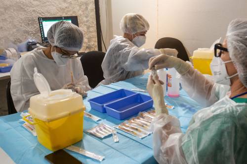 E se avessimo sbagliato tutto? L'errore su chi vaccinare prima