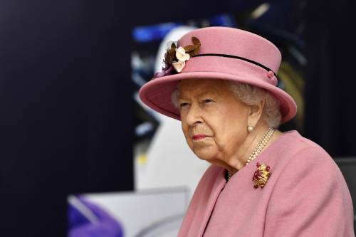 Allarme bomba nella residenza della regina Elisabetta in Scozia