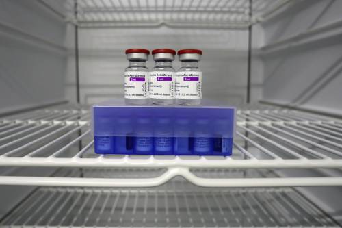Il giallo delle dosi fantasma. Altra gaffe Ue su AstraZeneca
