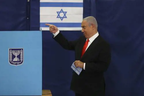 Netanyahu "sopravvive" al voto. Ma il governo resta un rebus