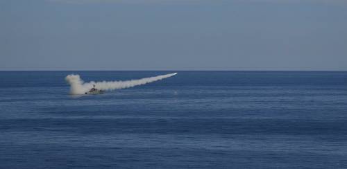 "L'Iran attacca nave israeliana". ​Ecco cosa sappiamo sul raid