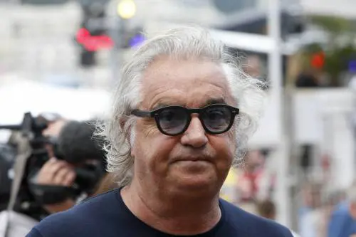 "Da 11 anni mi danno dell'evasore...": Briatore zittisce tutti