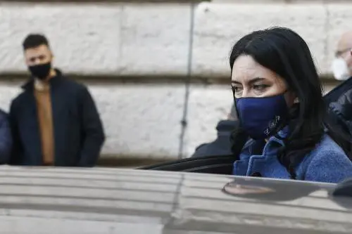 "Chi mi insulta lavora alla Lega". Il sottosegretario: "Non ci ferma la Azzolina"