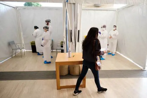 Variante nigeriana in Italia: "Ha parecchie mutazioni, la stiamo studiando.."