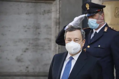 Vaccini, Def e recovery. Aprile mese decisivo per il governo Draghi