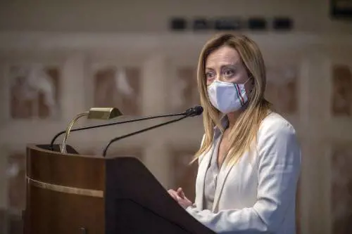 "Non avevo la cognizione di parlar in pubblico". La scusa del prof anti-Meloni