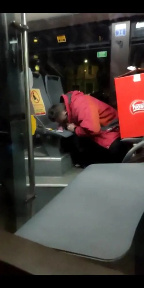 L'uomo si droga sul bus Atm: "Soltanto 16 agenti su 4 turni"