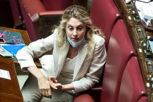 "Cooptazione mascherata", Madia contro Delrio: è guerra nel Pd per la nomina del capogruppo