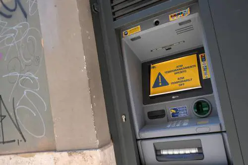 Guerra ai risparmi  fermi sui conti correnti Fineco apre la strada