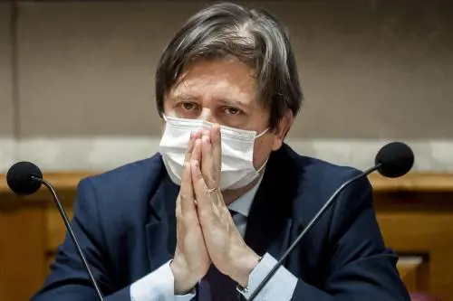 "Mi aspetto resistenze". Il piano di Sileri per vaccinare i bimbi