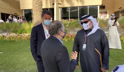 Ecco tutto quello che non torna nella gita di Renzi nel Bahrein