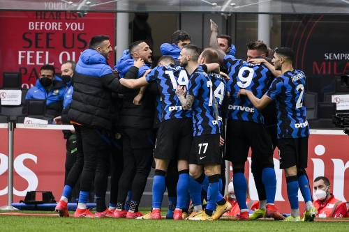 E l'Inter cambia logo. Pagati gli stipendi e la rata di Hakimi