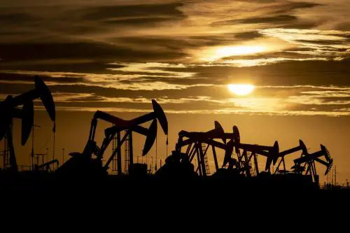 Gli Usa attingono alle riserve di petrolio e chiedono aiuto alla Cina