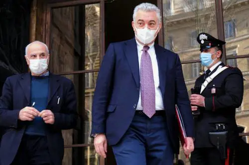 Altro pasticcio di Arcuri. E i giudici bloccano il vaccino made in Italy