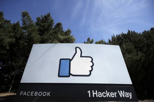 Big Tech nel mirino di Londra. ​Ma ora Biden prepara lo scudo