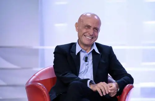 Quella guerra per bande nel Pd tra l'ala di Minniti e i pro migranti