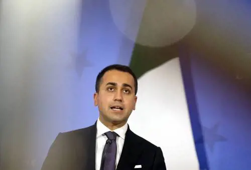 Un ufficiale italiano spia per la Russia. "Svelati segreti Nato". Espulsi due funzionari. Mosca: "Reagiremo"