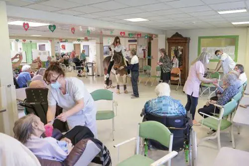La fuga dalle case di riposo: gli ospiti già calati del 25%